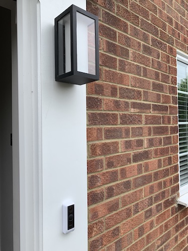 Unifi G4 Doorbell and Hue Impress outdoor light